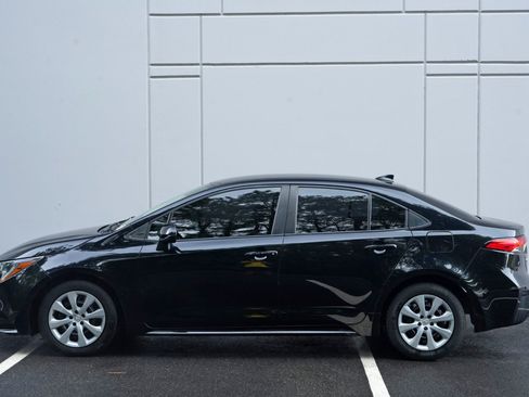 Used 2023 Toyota Corolla LE FWD image 43