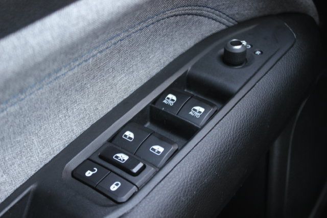 Used 2024 Jeep Compass Latitude AWD/4WD image 17