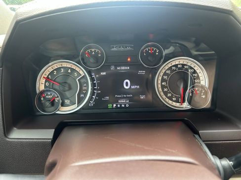 Used 2015 RAM 2500 Laramie w/ Convenience Group AWD/4WD image 29