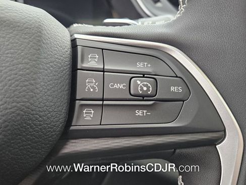 New 2025 Jeep Grand Cherokee L Altitude image 25