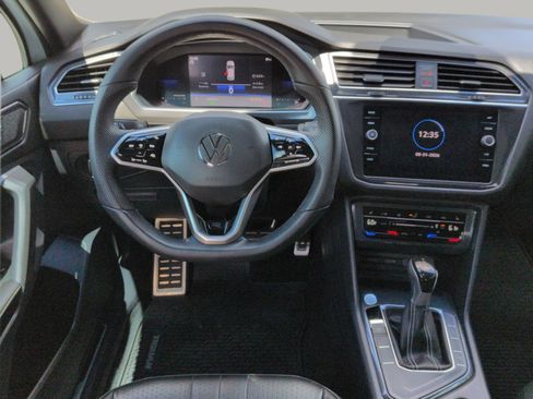 Used 2022 Volkswagen Tiguan SE R-Line FWD image 20