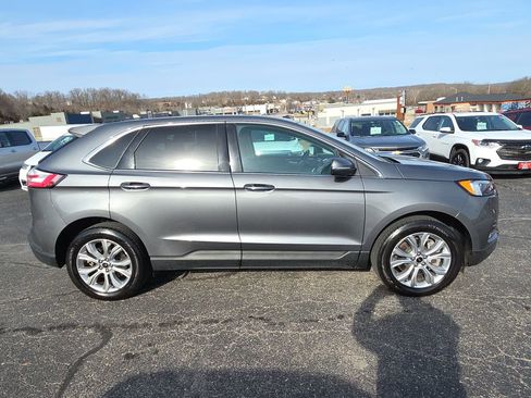 Used 2024 Ford Edge Titanium image 9