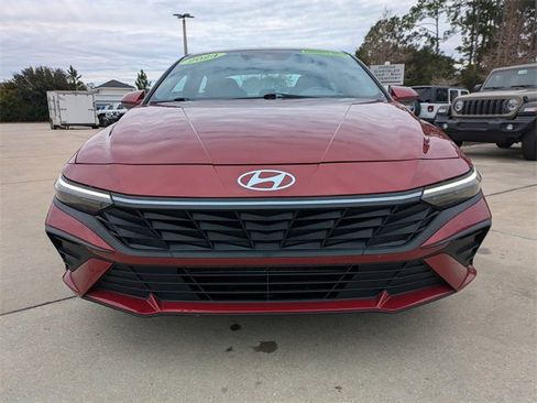 Used 2024 Hyundai Elantra SEL image 9