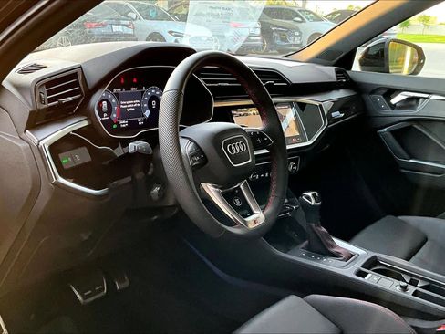 Used 2025 Audi Q3 2.0T Premium Plus image 17