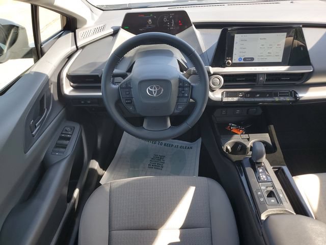 Used 2024 Toyota Prius LE FWD image 16