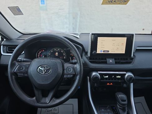 Used 2024 Toyota RAV4 LE AWD/4WD image 10