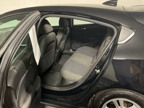Used 2017 Chevrolet Cruze LT w/ Convenience Package FWD image 27
