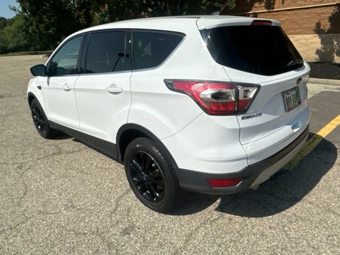 Used 2017 Ford Escape SE FWD image 21