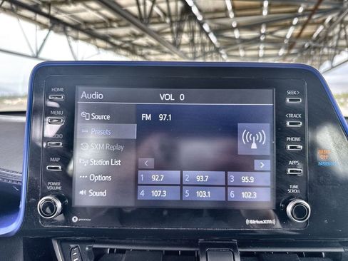 Used 2020 Toyota C-HR XLE image 5