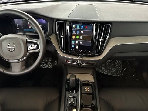 Used 2025 Volvo XC60 B5 Plus image 14
