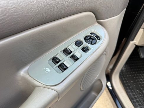 Used 2005 Dodge Ram 2500 Truck SLT AWD/4WD image 21