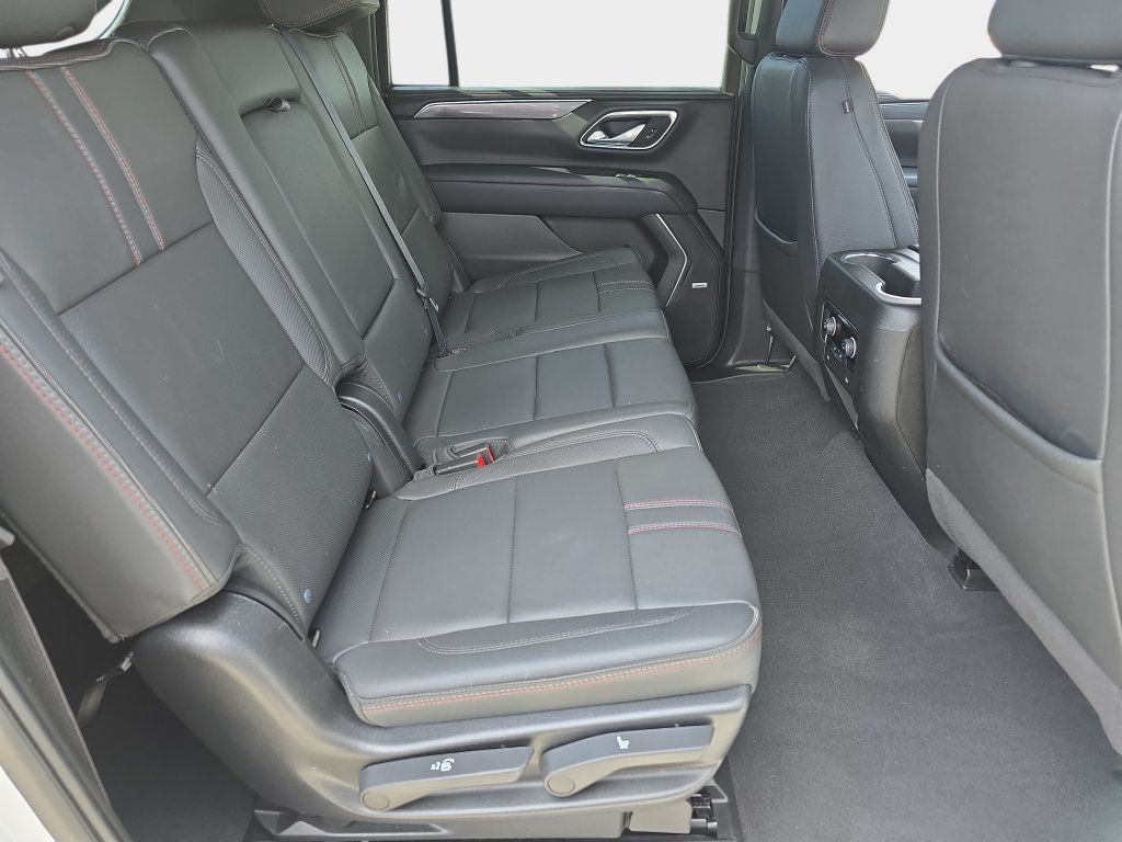 Used 2024 Chevrolet Suburban RST AWD/4WD image 13