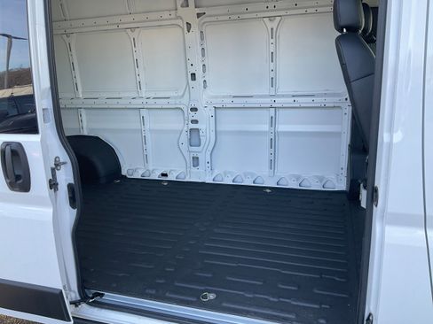New 2026 RAM ProMaster 2500 w/ Quick Order Package 22G SLT image 9