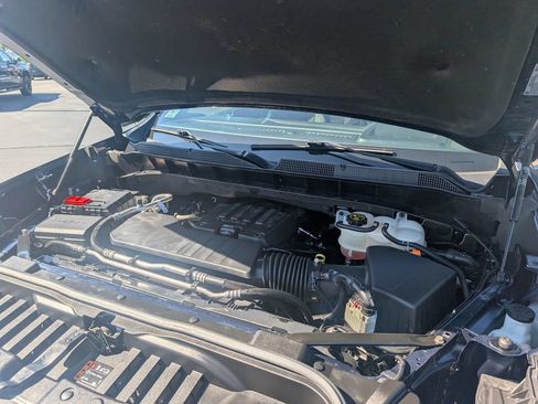 Used 2022 Chevrolet Silverado 1500 LT AWD/4WD image 30