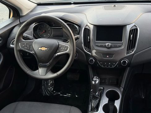 Used 2019 Chevrolet Cruze LT w/ Convenience Package image 26