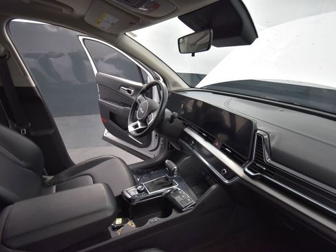 Certified 2023 Kia Sportage EX image 18