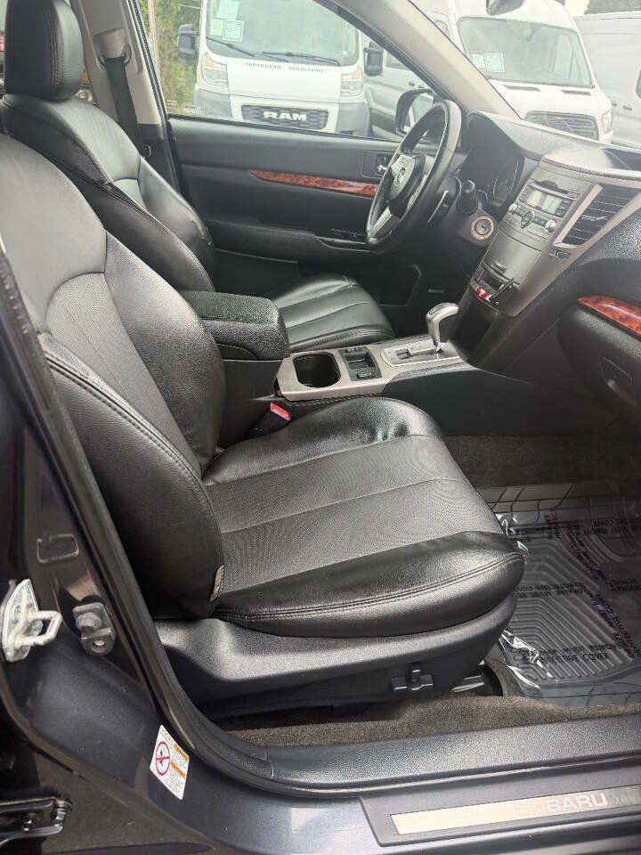 Used 2011 Subaru Outback 2.5i Limited w/ PWR Moonroof Pkg AWD/4WD image 15