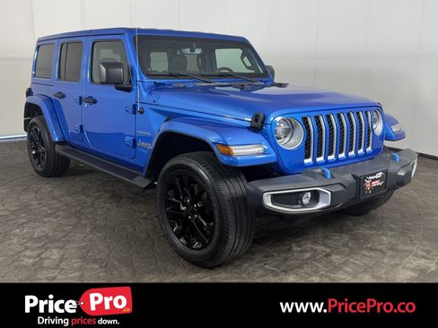 Used 2022 Jeep Wrangler Unlimited Sahara w/ Cold Weather Group AWD/4WD image 1