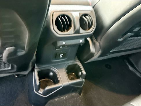 Used 2021 Jeep Gladiator Rubicon image 28