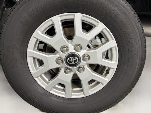Used 2026 Toyota Tacoma SR5 AWD/4WD image 34