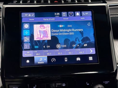 Used 2023 Jeep Grand Cherokee Altitude image 8