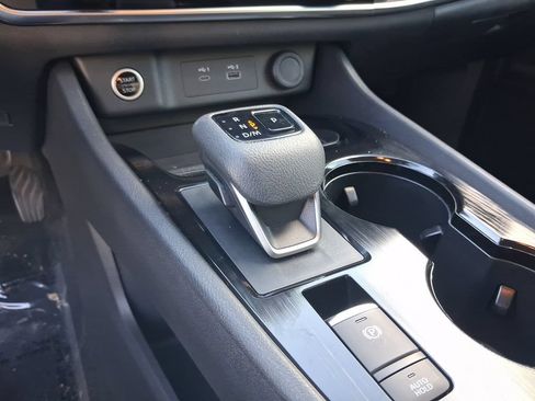 Used 2023 Nissan Rogue S FWD image 17
