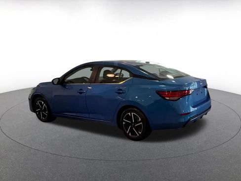 Used 2025 Nissan Sentra SV FWD image 10