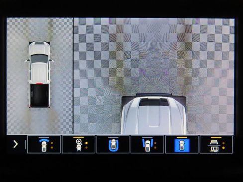 Used 2021 GMC Sierra 2500 Denali w/ Denali Black Diamond Edition image 18