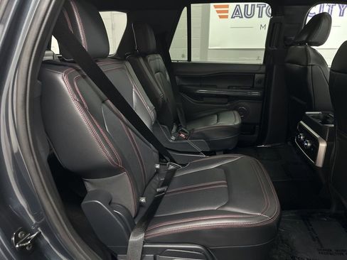 Used 2024 Ford Expedition Limited AWD/4WD image 34