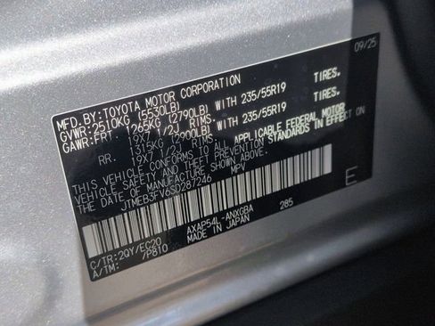 New 2025 Toyota RAV4 XSE image 30