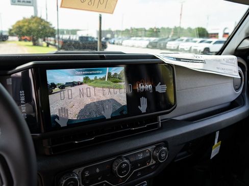 New 2025 Jeep Gladiator Sport image 24