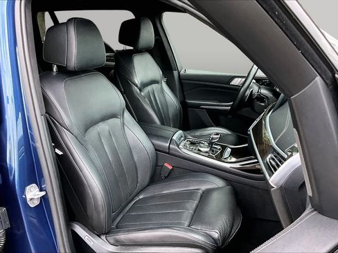 Used 2019 BMW X7 xDrive50i w/ M Sport Package AWD/4WD image 9