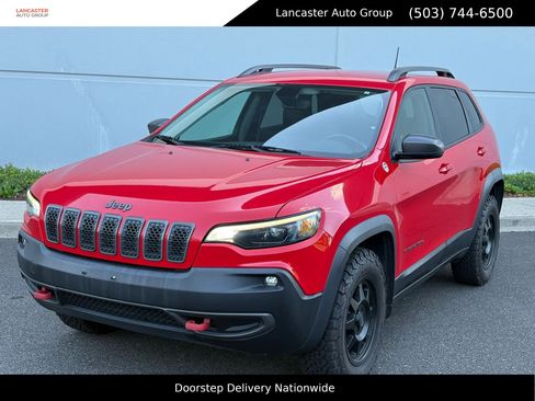 Used 2019 Jeep Cherokee Trailhawk AWD/4WD image 1