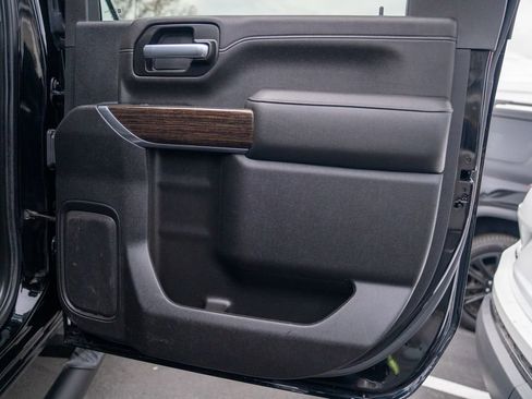 Used 2023 GMC Sierra 2500 SLE w/ SLE Convenience Package image 13