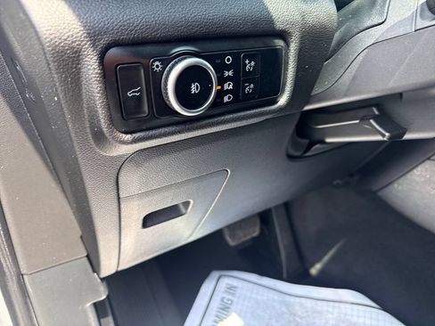 Used 2023 Ford Explorer XLT w/ Equipment Group 202A AWD/4WD image 29