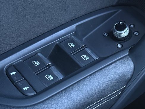 Used 2020 Audi SQ5 Premium Plus w/ Premium Plus Package image 31