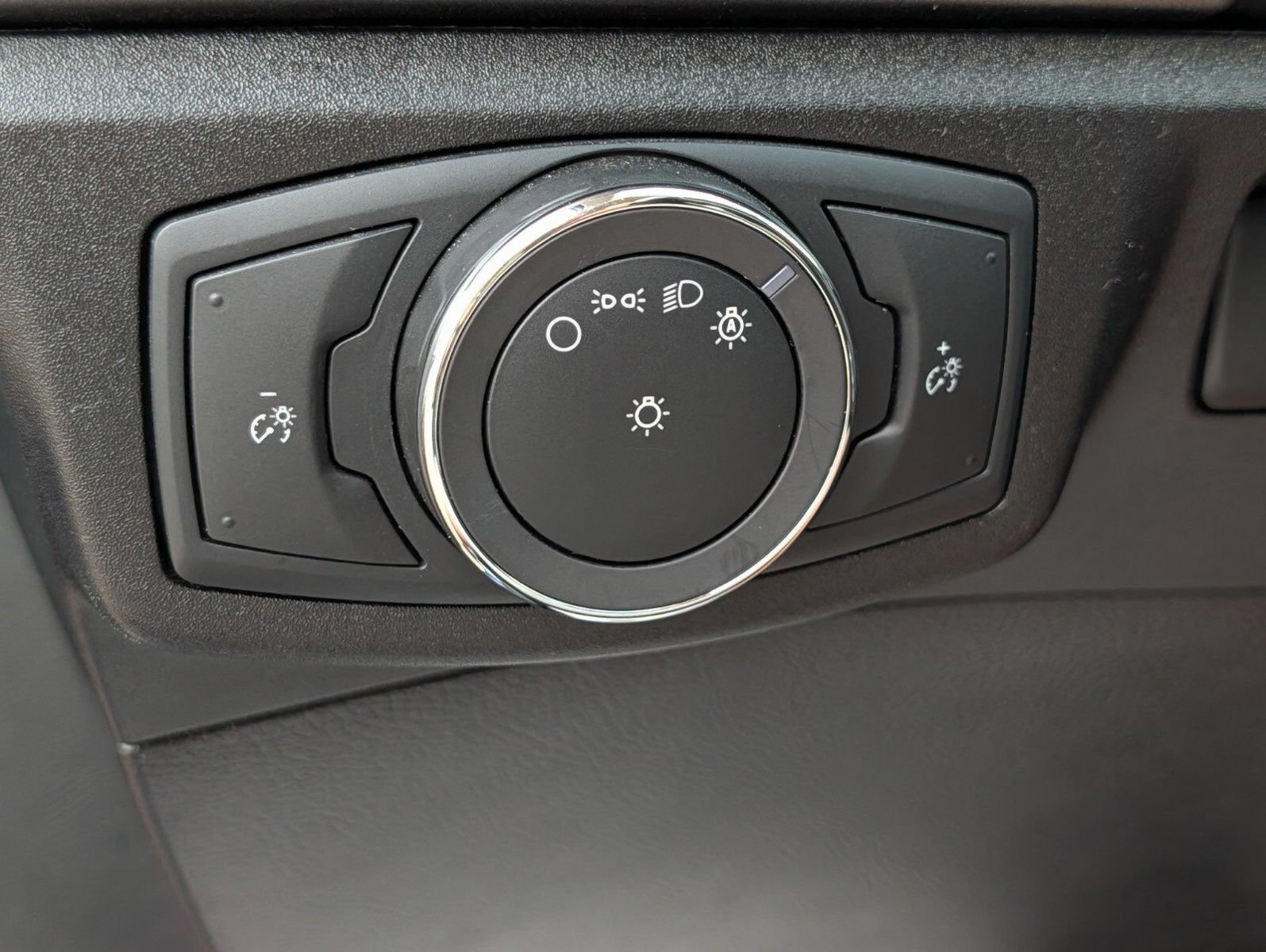Used 2018 Ford Fusion S FWD image 9