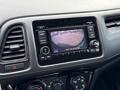 Used 2018 Honda HR-V LX image 23