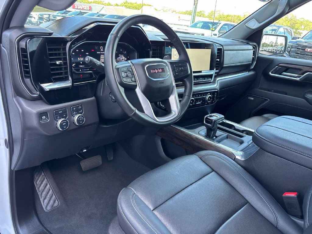 Used 2025 GMC Sierra 1500 SLT w/ SLT Premium Plus Package AWD/4WD image 12