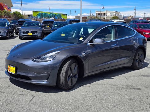 Used 2019 Tesla Model 3 Long Range image 2