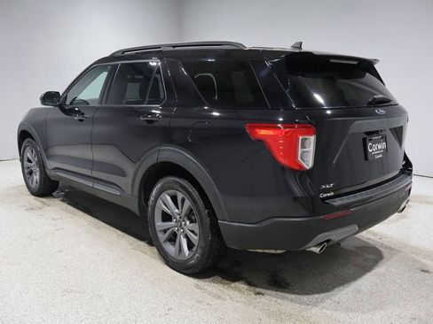Used 2023 Ford Explorer XLT w/ Equipment Group 202A image 5