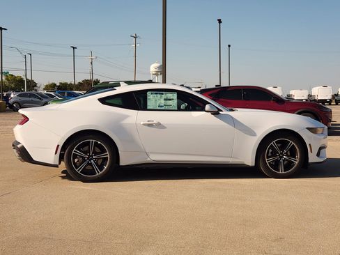New 2025 Ford Mustang Coupe image 7