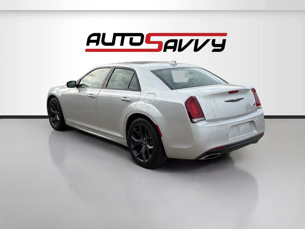 Used 2022 Chrysler 300 Touring L w/ Popular Equipment Group RWD image 5