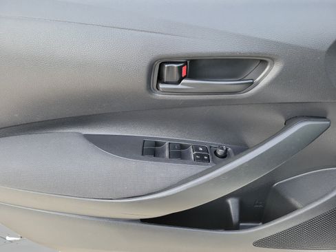 Used 2022 Toyota Corolla LE FWD image 13