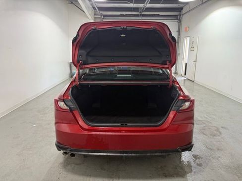 Used 2025 Toyota Camry SE image 7