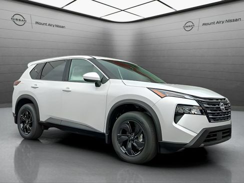 New 2026 Nissan Rogue SV w/ Cold Weather Package AWD/4WD image 2