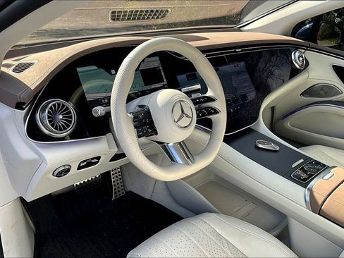 Used 2023 Mercedes-Benz EQS 580 4MATIC Sedan image 12