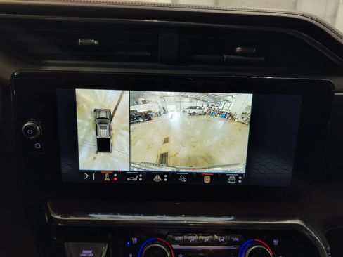 Used 2025 GMC Sierra 1500 Denali w/ Technology Package AWD/4WD image 14