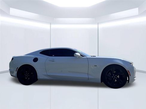 Used 2021 Chevrolet Camaro LT w/ RS Package RWD image 4