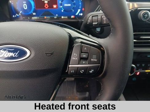 Used 2022 Ford Escape Titanium image 10